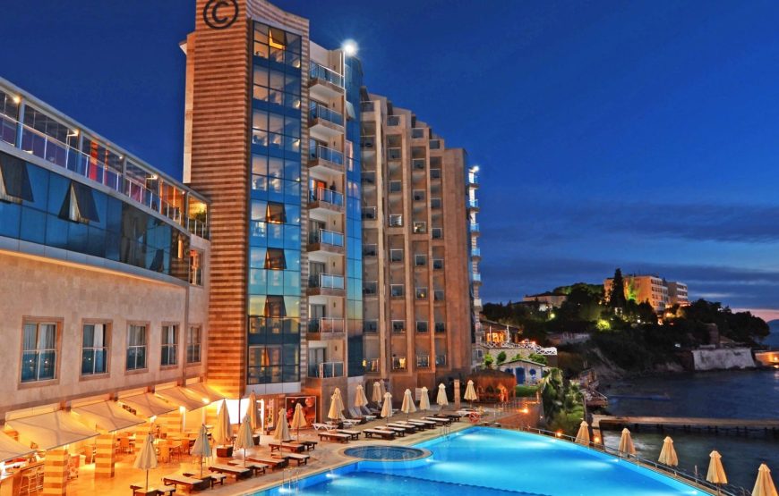 Charisma De Luxe Hotel